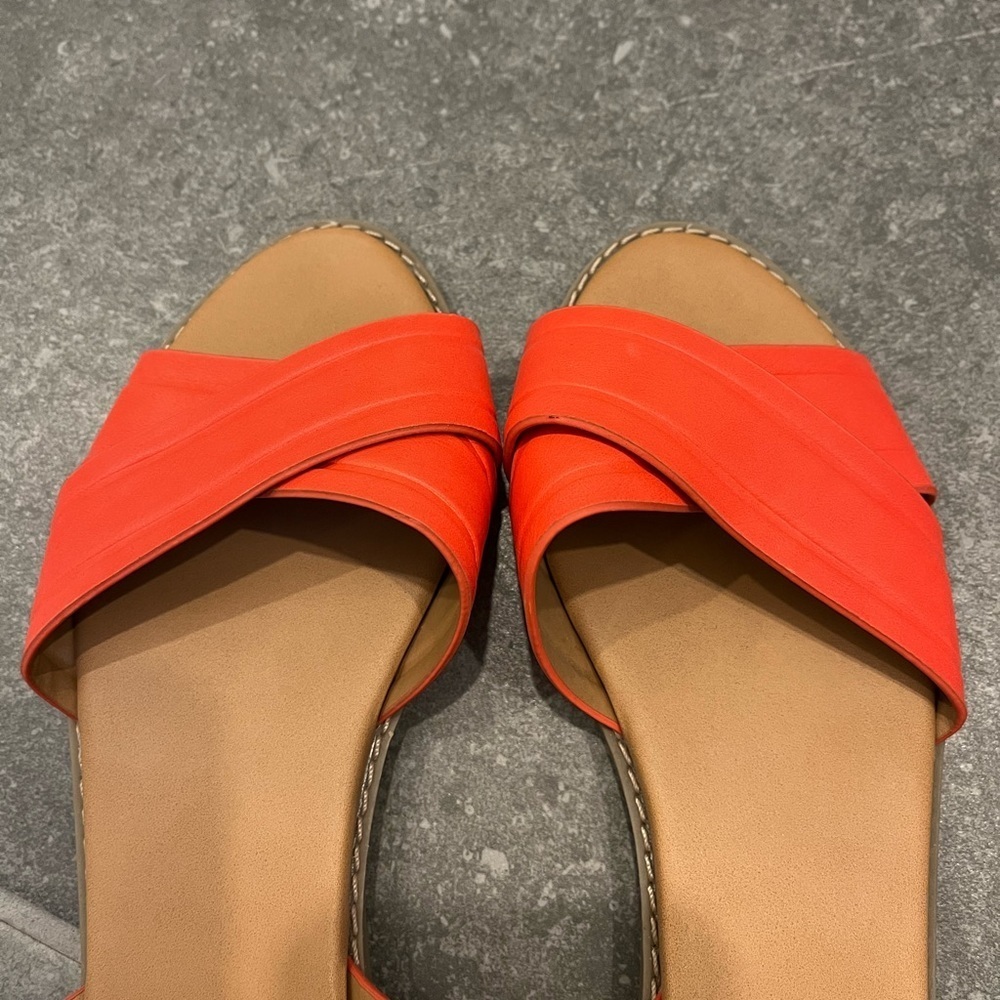 NWOT Old Navy Strappy Flat Sandals - Picture 4 of 5